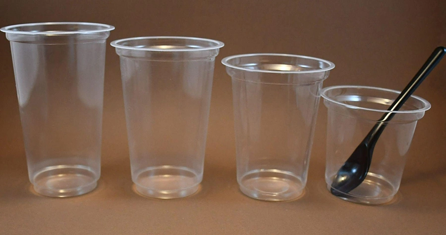 لیوان پلاستیکی